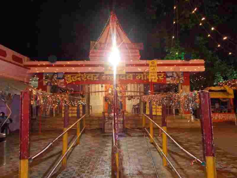 लखनऊ के प्रसिद्ध बुद्धेश्वर महादेव मंदिर